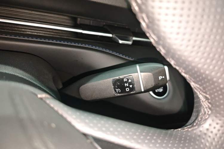 Used CHANGAN NEVO A05 2025 Truly Delicious Edition 70 – Beyond Excellence Gear Lever