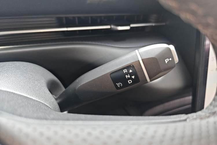 Used CHANGAN NEVO A05 2025 Truly Delicious Edition 145 Beyond-Grade Version Gear Lever