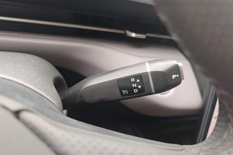 Used CHANGAN NEVO A05 2025 Truly Delicious Edition 70 – Beyond Excellence Gear Lever