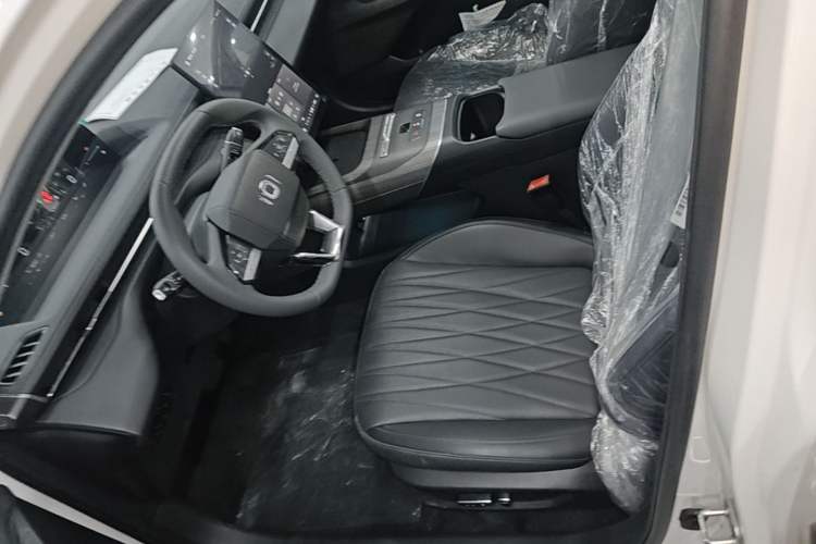 Used CHANGAN NEVO A05 2025 Truly Delicious Edition 145 Beyond-Grade Version Left Front Seat