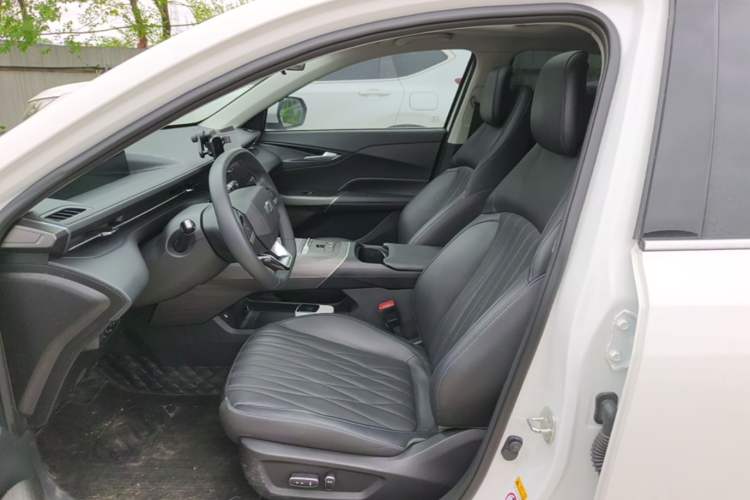 Used CHANGAN NEVO A05 2025 Truly Delicious Edition 145 Beyond-Grade Version Left Front Seat