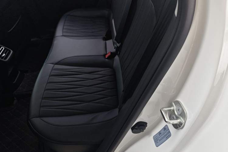 Used CHANGAN NEVO A05 2025 Truly Delicious Edition 145 Beyond-Grade Version Left Rear Seat
