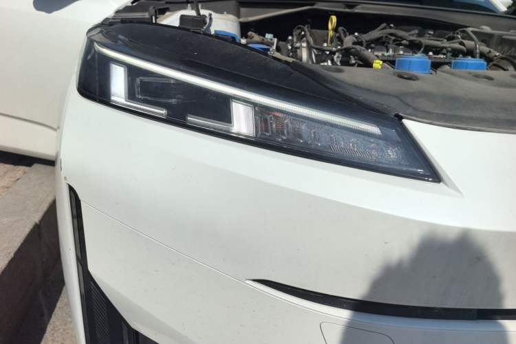 Used CHANGAN NEVO A05 2025 Truly Delicious Edition 70 – Beyond Excellence Right Front Headlight