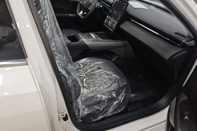 Used CHANGAN NEVO A05 2025 Truly Delicious Edition 145 Beyond-Grade Version Right Front Seat