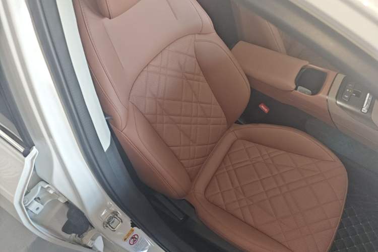 Used CHANGAN NEVO A05 2025 Truly Delicious Version 145 Excellence Edition Right Front Seat