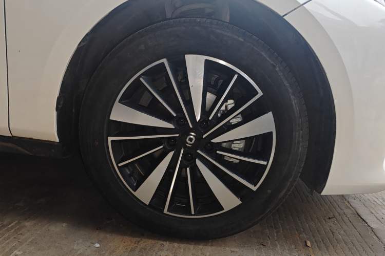 Used CHANGAN NEVO A05 2025 Truly Delicious Edition 70 – Beyond Excellence Right Front Wheel Hub