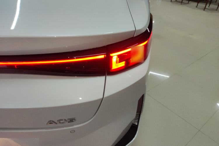 Used CHANGAN NEVO A05 2025 Truly Delicious Version 145 Excellence Edition Right Rear Taillight