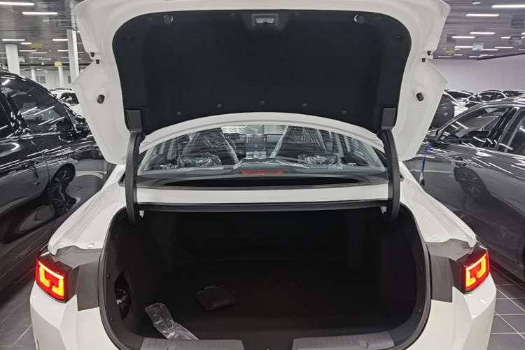 Used CHANGAN NEVO A05 2025 Truly Delicious Edition 145 Beyond-Grade Version Trunk