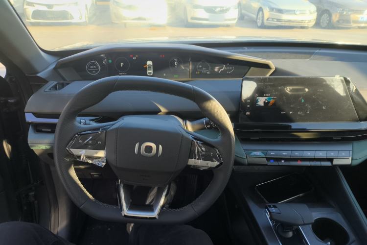 Used CHANGAN NEVO A06 2023 Base Model Center Console