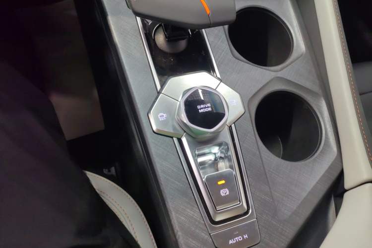 Used CHANGAN NEVO A06 2023 Supreme Model Gear Lever