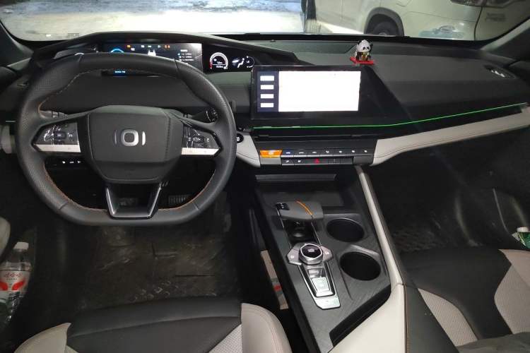 Used CHANGAN NEVO A06 2023 Supreme Model Center Console