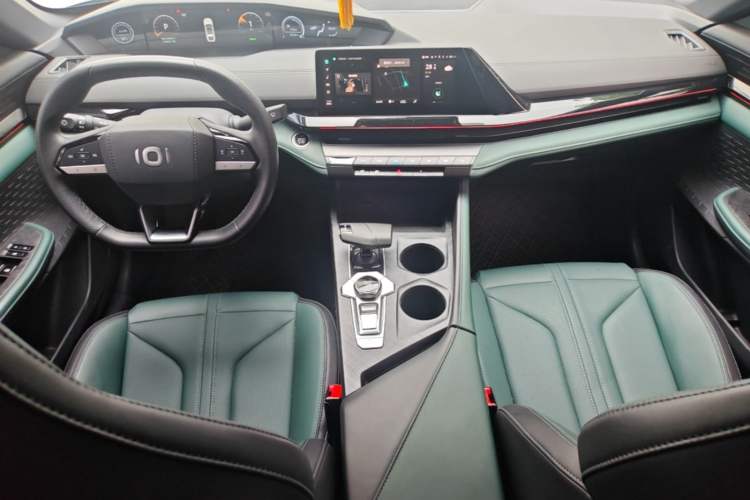 Used CHANGAN NEVO A06 2023 Supreme Model Center Console