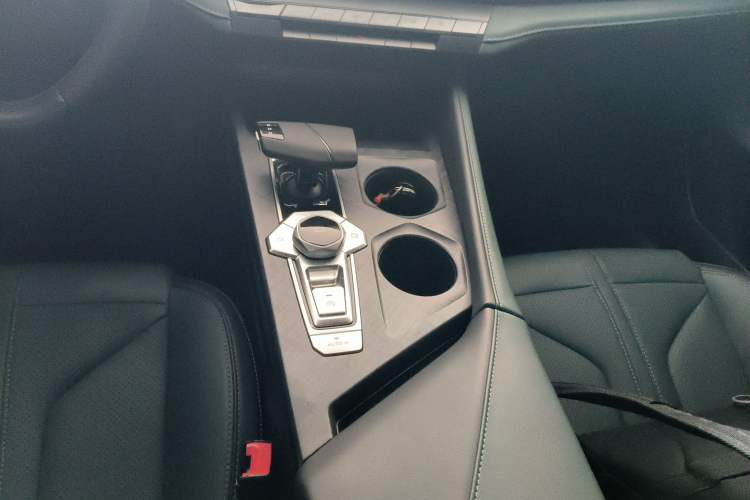 Used CHANGAN NEVO A06 2023 Base Model Gear Lever