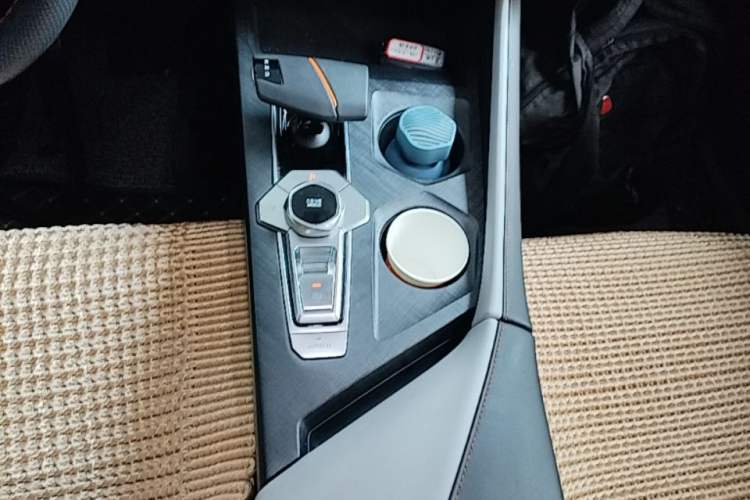 Used CHANGAN NEVO A06 2023 Advanced Model Gear Lever