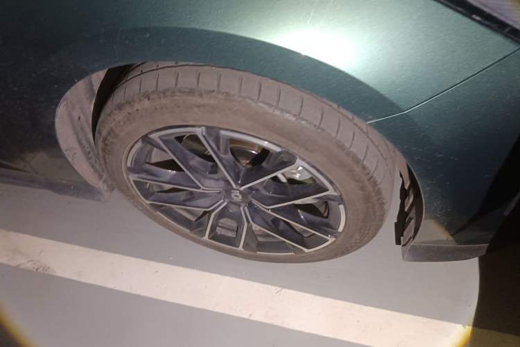 Used CHANGAN NEVO A06 2023 Supreme Model Right Front Wheel Hub