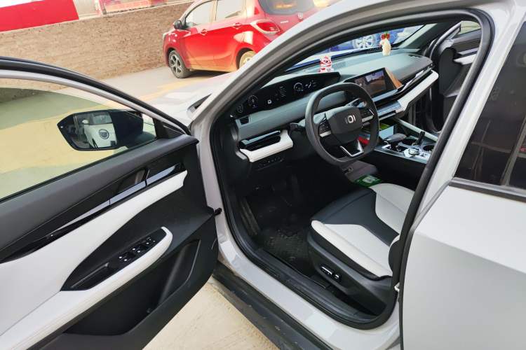 Used CHANGAN NEVO A06 2023 Base Model Interior 2