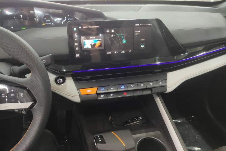 Used CHANGAN NEVO A06 2023 Supreme Model Audio And AC Panel