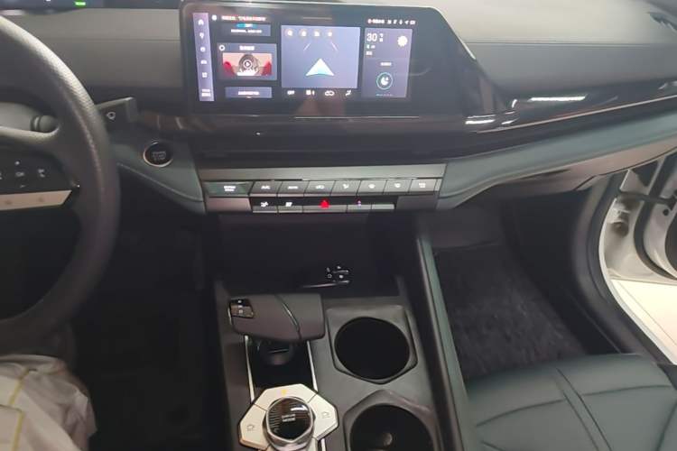 Used CHANGAN NEVO A06 2023 Advanced Model Audio And AC Panel