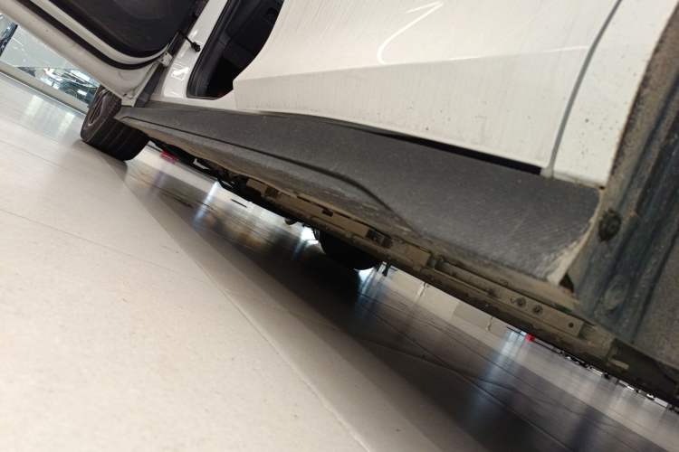 Used CHANGAN NEVO A06 2023 Base Model Left Side Sill