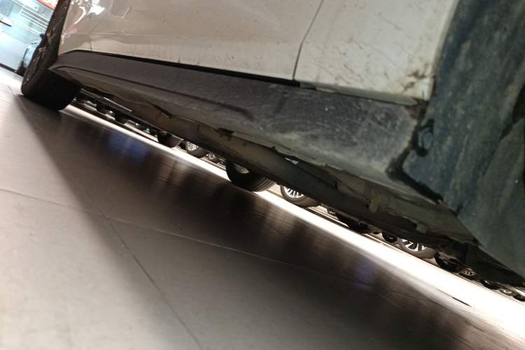 Used CHANGAN NEVO A06 2023 Base Model Right Side Sill
