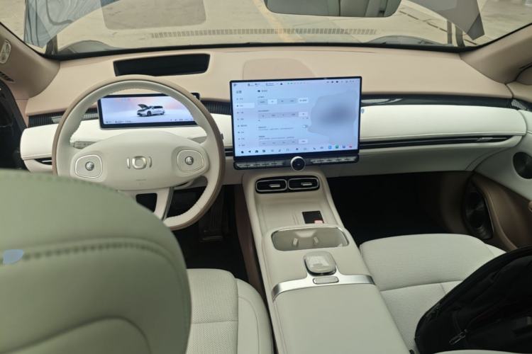 Used CHANGAN NEVO A06 2026 Model 240 Laser Ultra+ Center Console