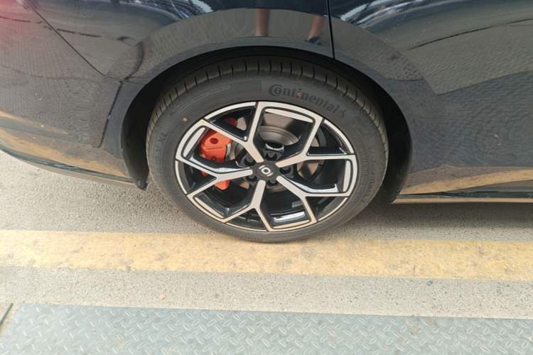 Used CHANGAN NEVO A06 2026 Model 240 Laser Ultra+ Right Rear Wheel Hub