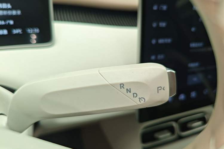 Used CHANGAN NEVO A06 2026 Model 630 Laser Ultra+ Gear Lever