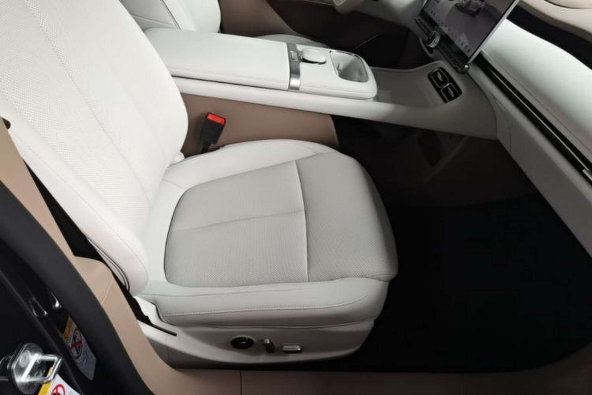 Used CHANGAN NEVO A06 2026 Model 630 Laser Ultra+ Right Front Seat