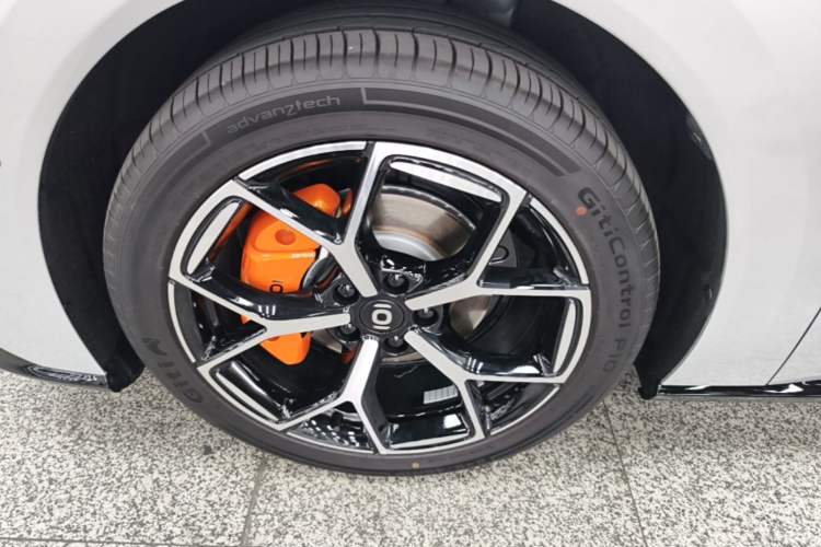 Used CHANGAN NEVO A06 2026 Model 240 Laser Ultra+ Left Front Wheel Hub