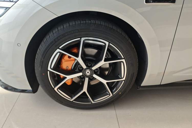 Used CHANGAN NEVO A06 2026 Model 630 Laser Ultra+ Left Front Wheel Hub