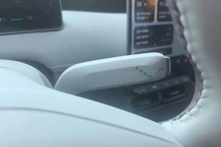 Used CHANGAN NEVO A06 2026 Model 630 Max Gear Lever