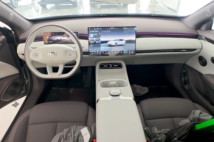 Used CHANGAN NEVO A06 2026 Model 630 Laser Ultra+ Center Console