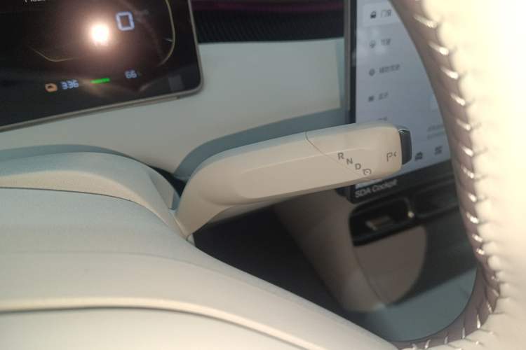 Used CHANGAN NEVO A06 2026 Model 510 Max Gear Lever