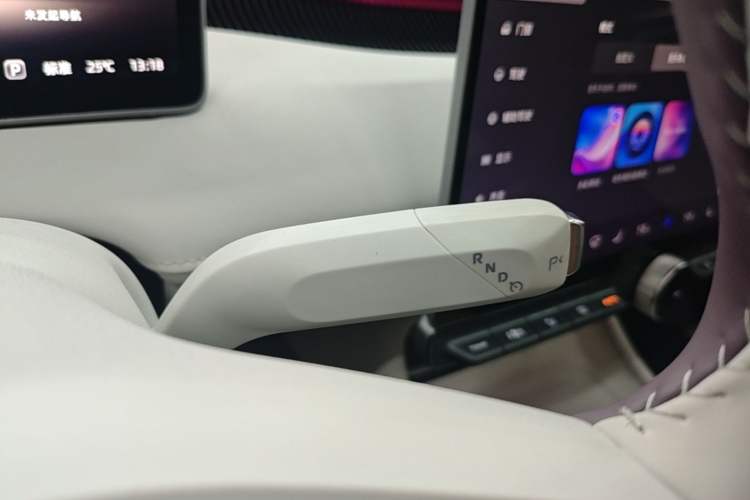 Used CHANGAN NEVO A06 2026 Model 630 Laser Ultra+ Gear Lever