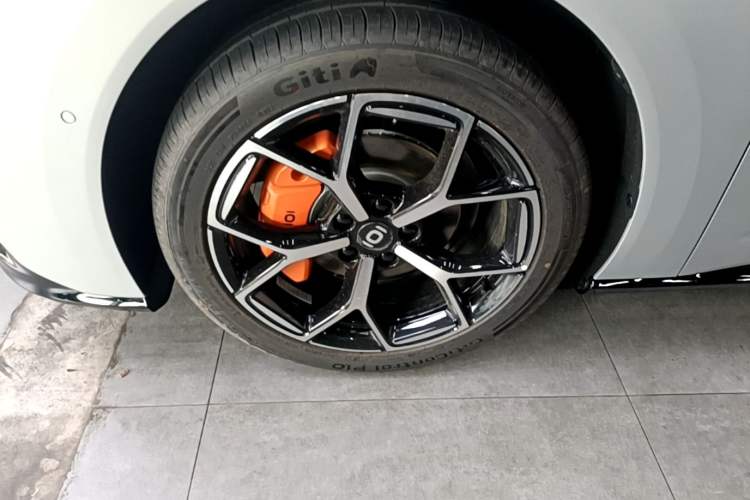 Used CHANGAN NEVO A06 2026 Model 240 Laser Ultra+ Left Front Wheel Hub