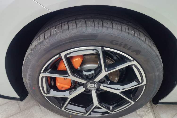 Used CHANGAN NEVO A06 2026 Model 240 Laser Ultra Left Front Wheel Hub