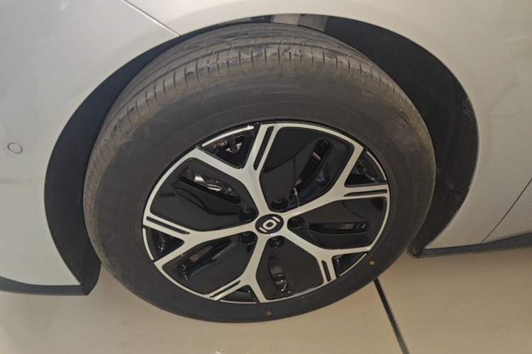 Used CHANGAN NEVO A06 2026 Model 630 Laser Ultra Left Front Wheel Hub
