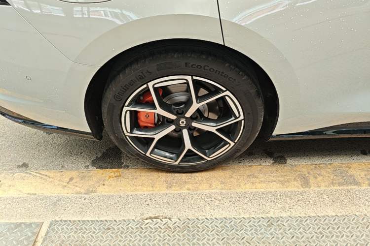Used CHANGAN NEVO A06 2026 Model 240 Laser Ultra+ Right Rear Wheel Hub