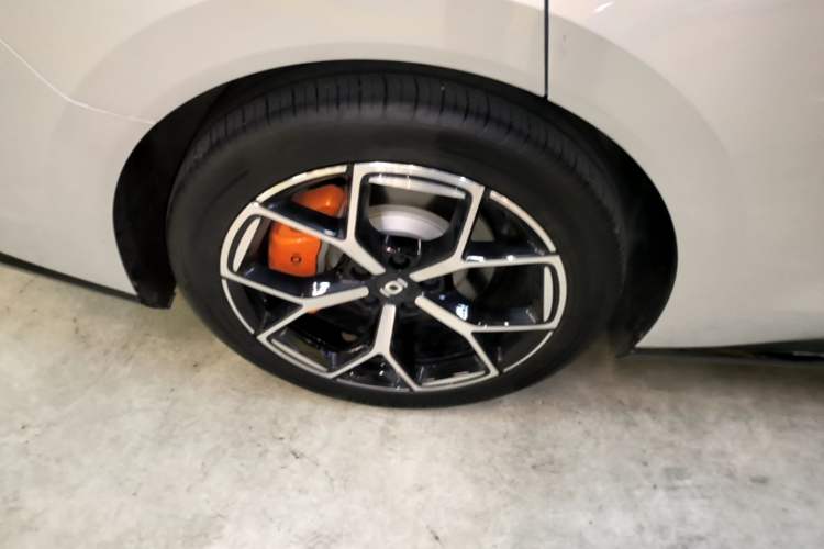 Used CHANGAN NEVO A06 2026 Model 240 Laser Ultra+ Right Rear Wheel Hub