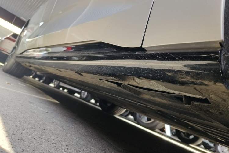 Used CHANGAN NEVO A06 2026 Model 240 Laser Ultra+ Right Side Sill