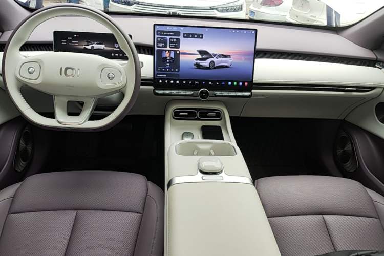 Used CHANGAN NEVO A06 2026 Model 630 Comfort Ultra Center Console