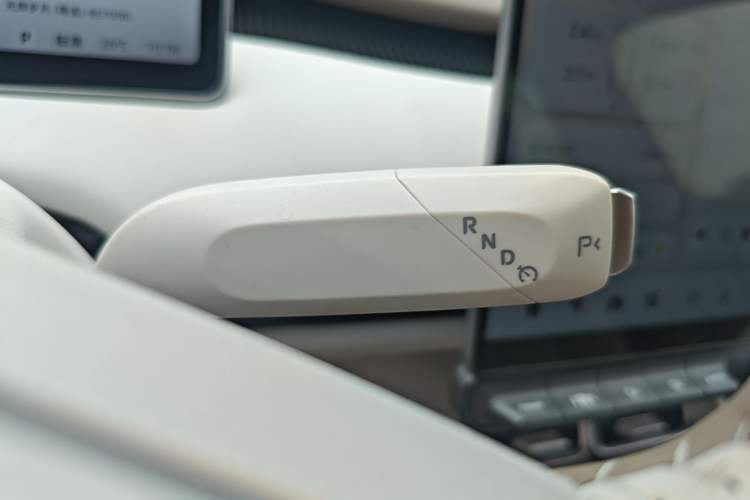 Used CHANGAN NEVO A06 2026 Model 630 Laser Ultra+ Gear Lever