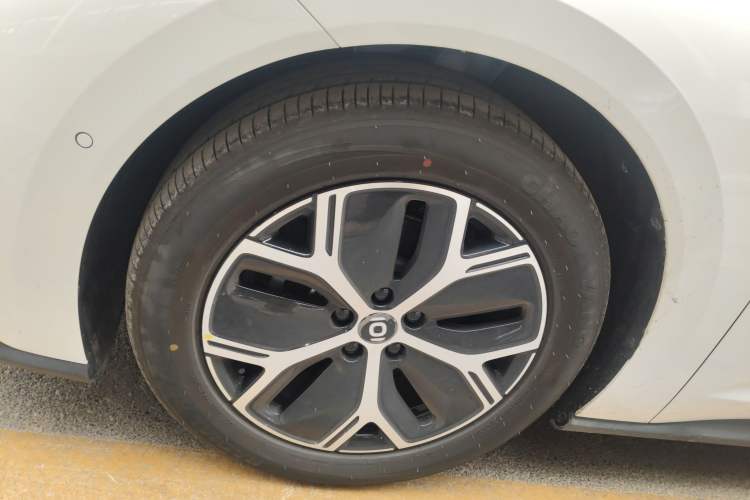 Used CHANGAN NEVO A06 2026 Model 630 Comfort Ultra Left Front Wheel Hub