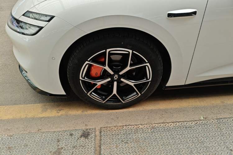 Used CHANGAN NEVO A06 2026 Model 630 Laser Ultra+ Left Front Wheel Hub