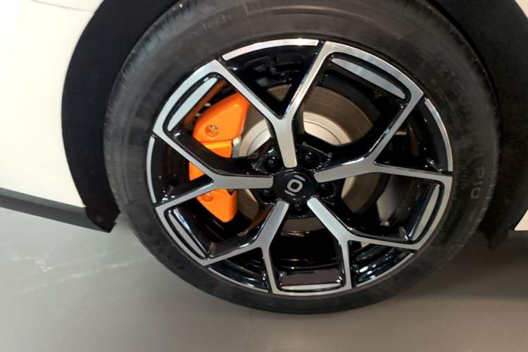 Used CHANGAN NEVO A06 2026 Model 630 Comfort Ultra Right Rear Wheel Hub