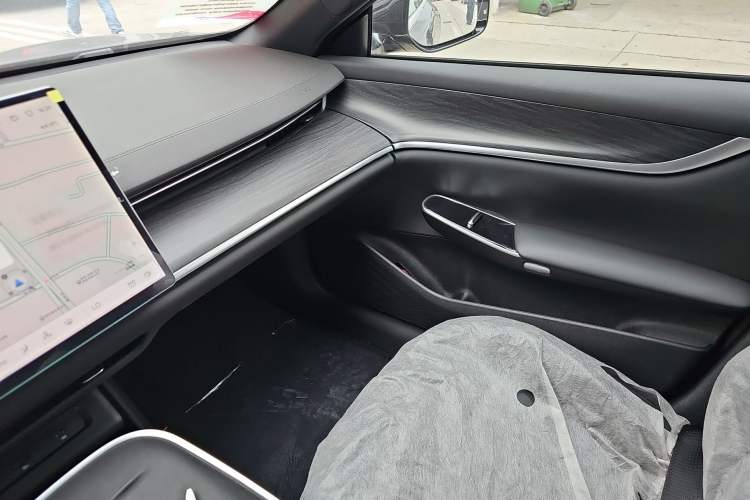Used CHANGAN NEVO A07 2025 Blue Whale Range-Extending Model 140 Elite Version Interior 4