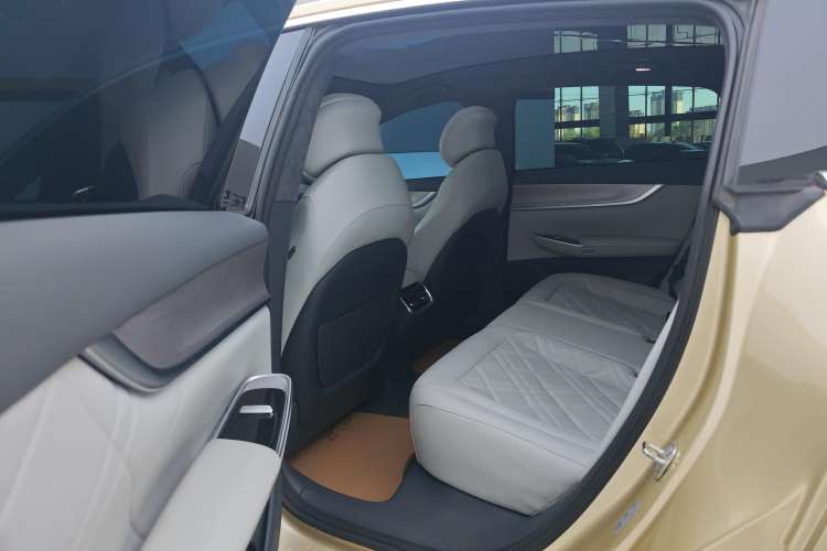 Used CHANGAN NEVO A07 2023 Range-Extended 200 Max Right Rear Seat