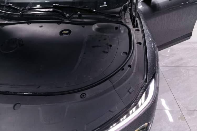 Used CHANGAN NEVO A07 2023 Range-Extended 200 Pro Engine Bay Left