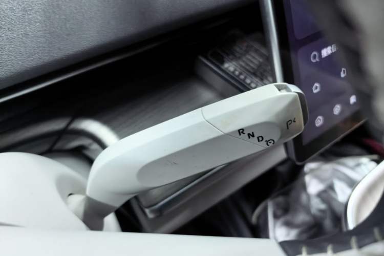 Used CHANGAN NEVO A07 2023 Range-Extended 200 Pro Gear Lever