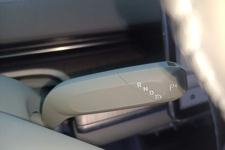 Used CHANGAN NEVO A07 2023 Range-Extended 200 Max Gear Lever